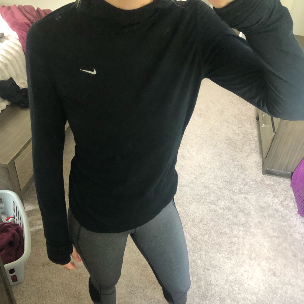 Nike Women’s Black Dri-fit Pullover